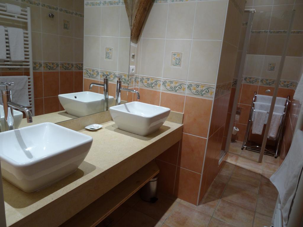 Gentilhommiere De Collonges Bed & Breakfast Prisse Room photo